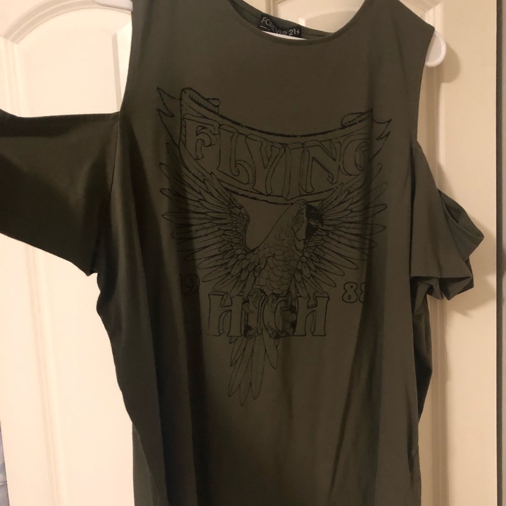 Cold shoulder graphic top